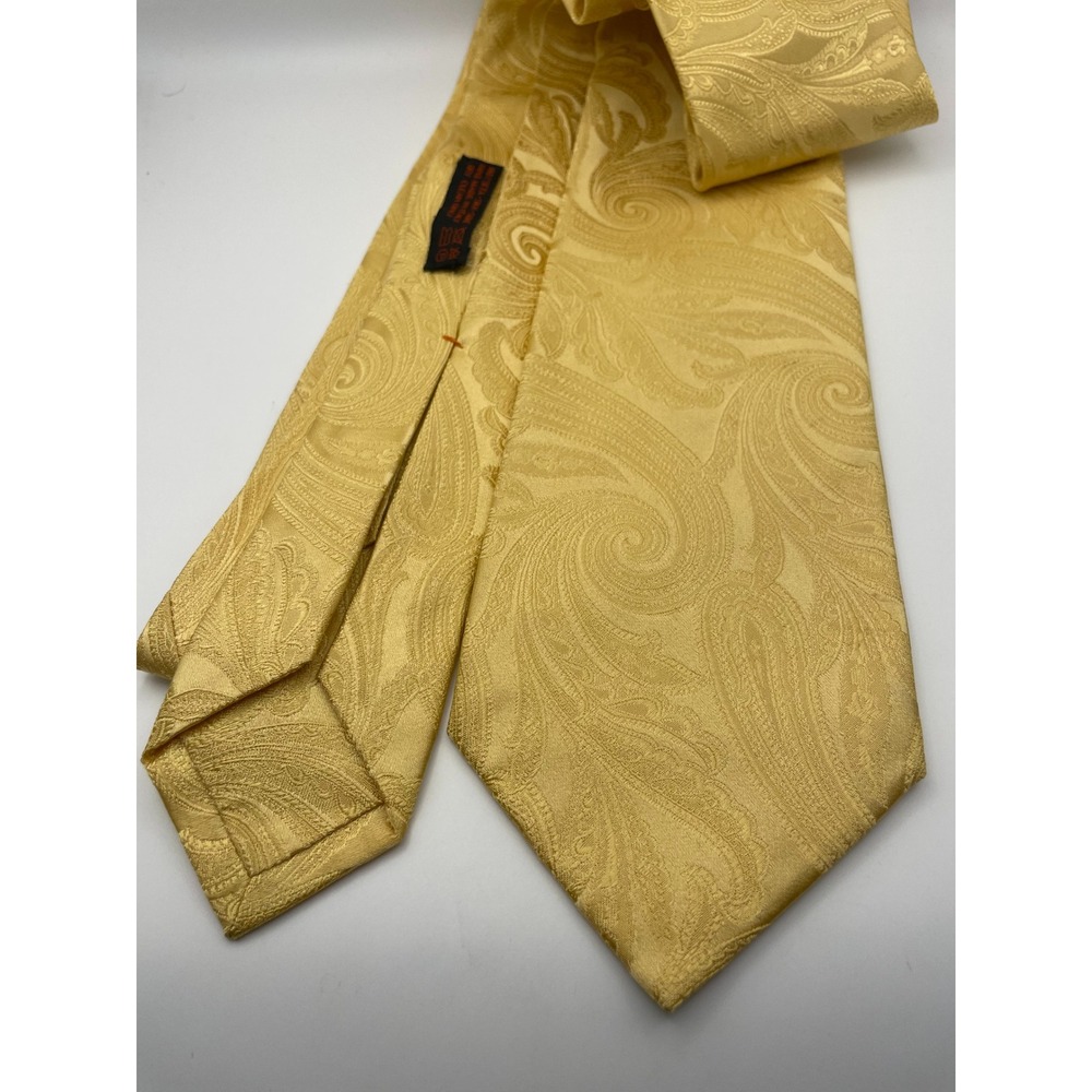 Dolcepunta Italy Mens Yellow Paisley Silk Jacquard Handmade Necktie Tie
